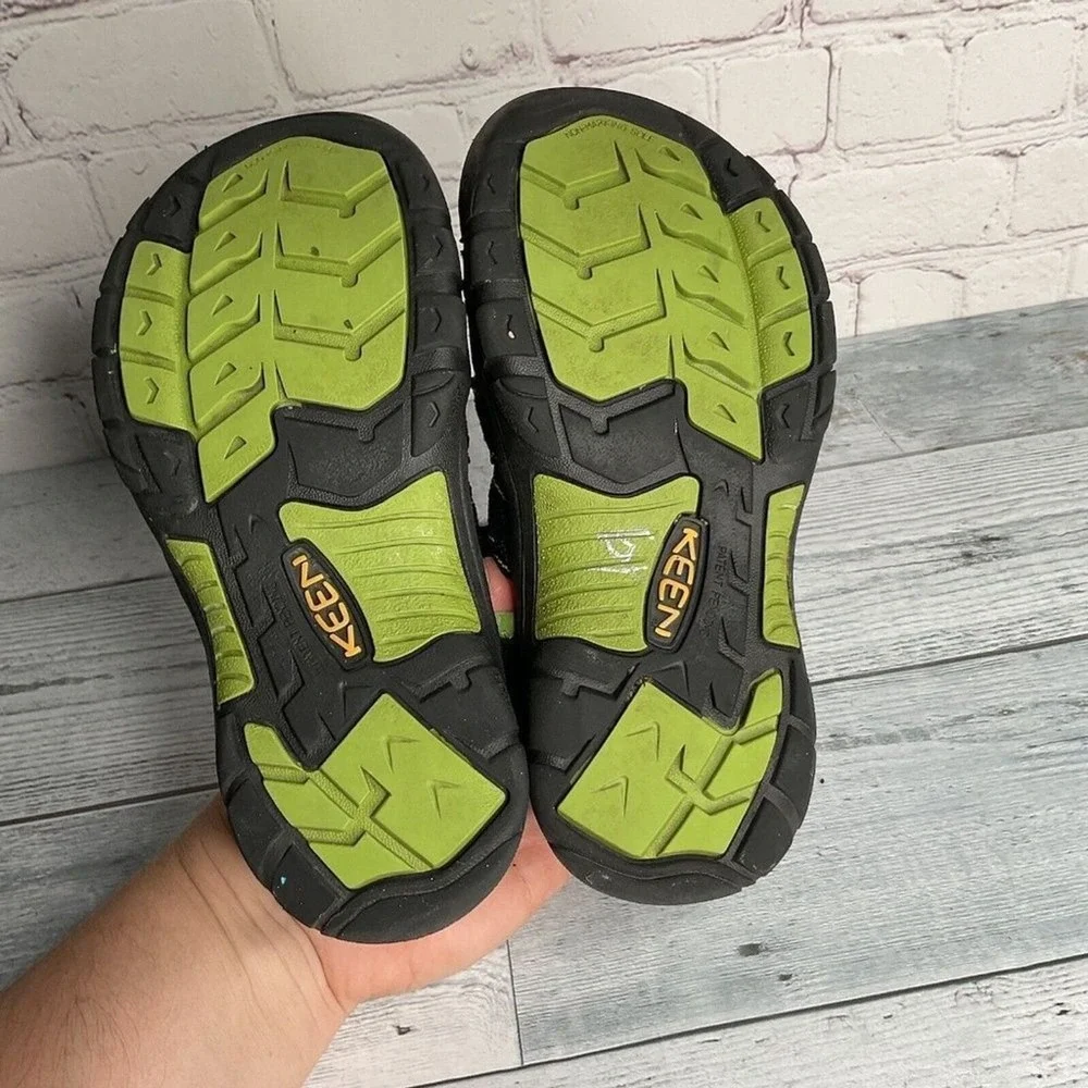 Keen Newport H2 Unisex Kids Green/Black‎ Waterproof Hiking Sandals Size Youth 2